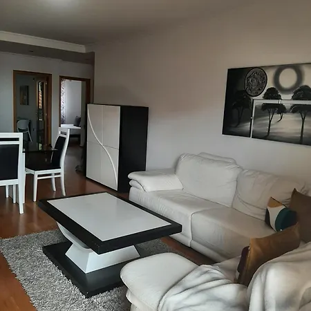 Charm - Free Park Apartment *